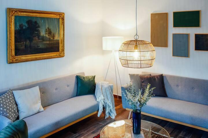Apartment Aussee- Beletage Salzherrenhof- Kueche, Wlan, Netflix Bad Aussee Exterior foto